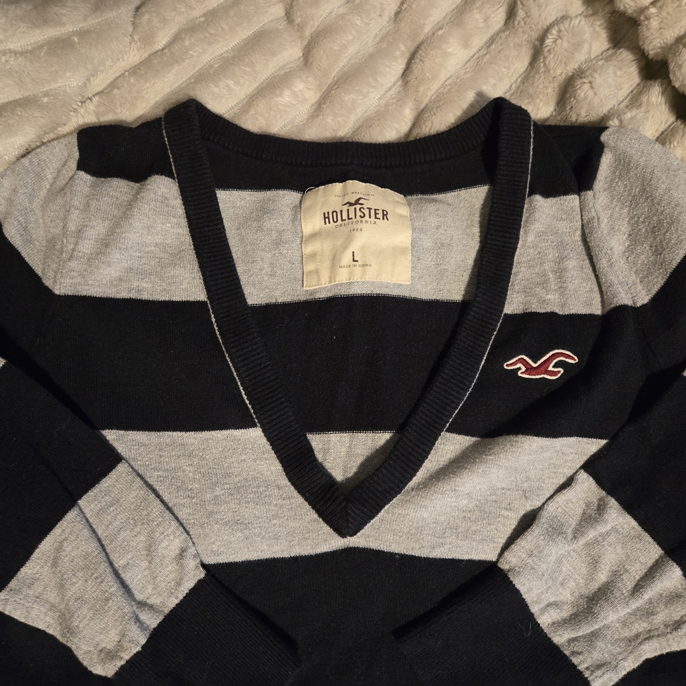 Hollister Women's Striped Sweater - Navy and Gray